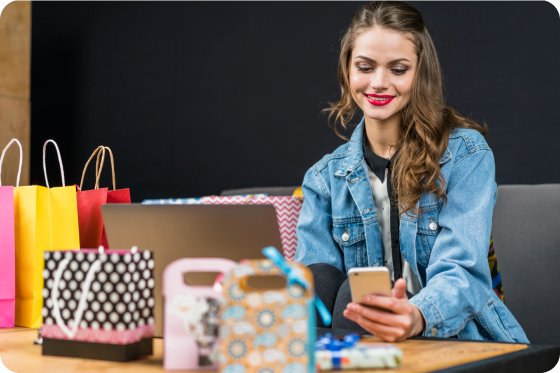 SUVETTE happy customer shopping online with phone