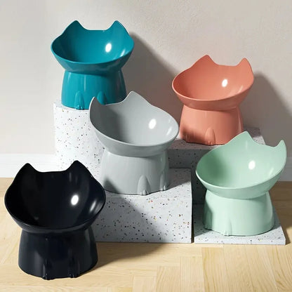 SUVETTE cat bowls in five colors on display stands