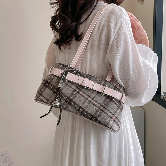 SUVETTE Plaid Canvas Armpit Shoulder Bag Worn On Model