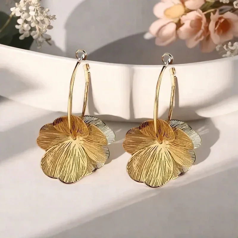 SUVETTE two-tone flower hoop earrings